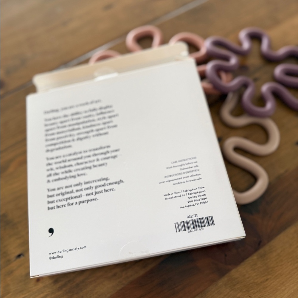 Darling Wavy Silicone Trivets - Pink, Purple, Beige - Picture 4 of 4